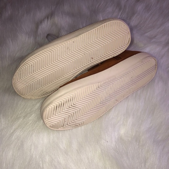 New cozy kid sneakers. - Picture 6 of 7